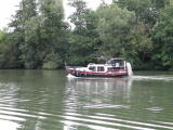 Bateaux&nbsp;-&nbsp;Juillet 2004. Un bateau sur l'oise pr&egrave;s de Cergy (95).